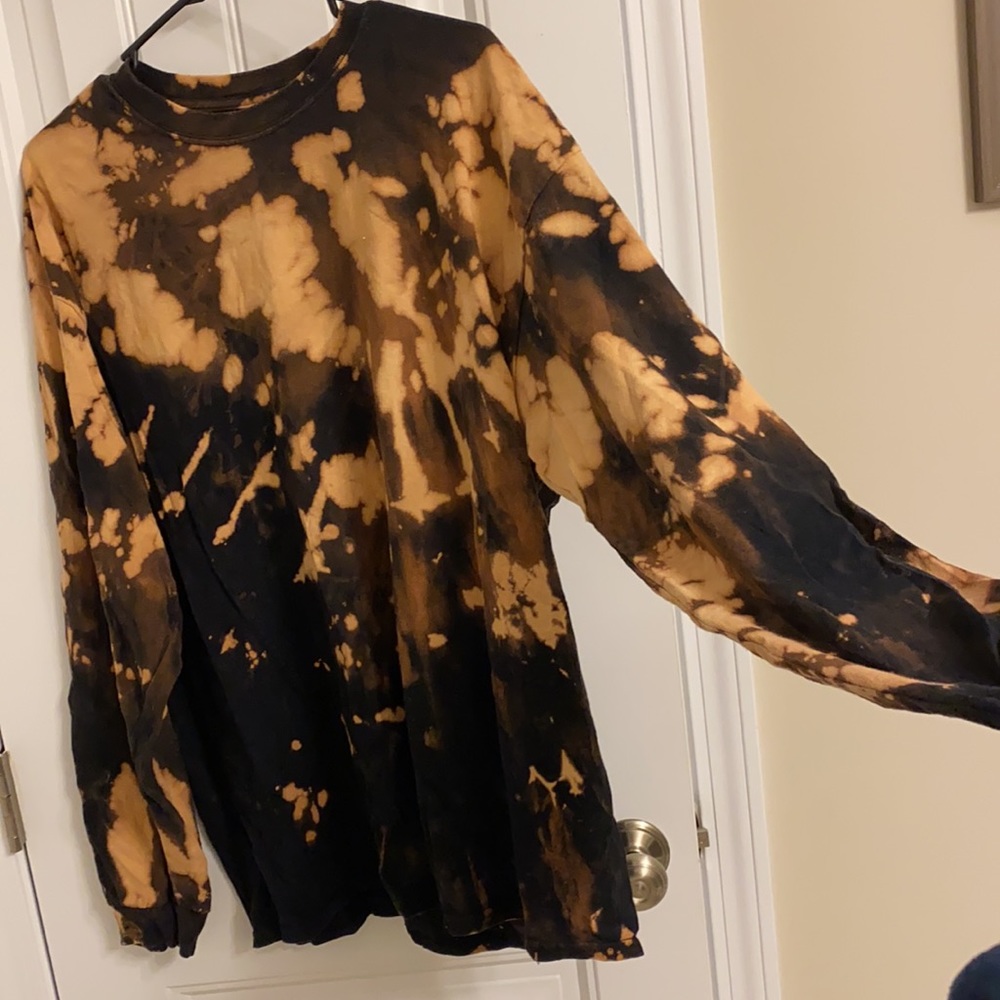 Long sleeved bleach tie dyed t-shirt. - Picture 3 of 4